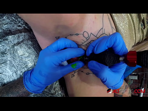❤️ U-Sully Savage oshisa izikhotha onama-tattoo okwedlulele wathola i-tattoo ku-clitoris yakhe ☑  ku-zu.yespornpics-com.ru